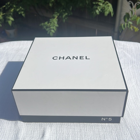 Chanel box.🖤 - Picture 14 of 16